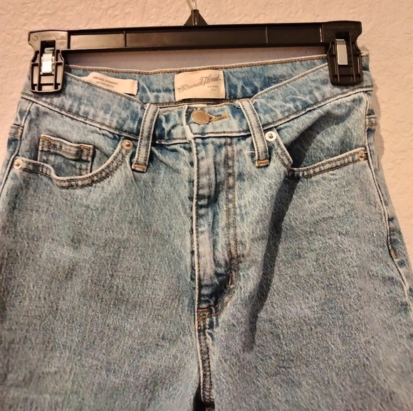 Universal Thread Straight Leg Jeans - Picture 4 of 5
